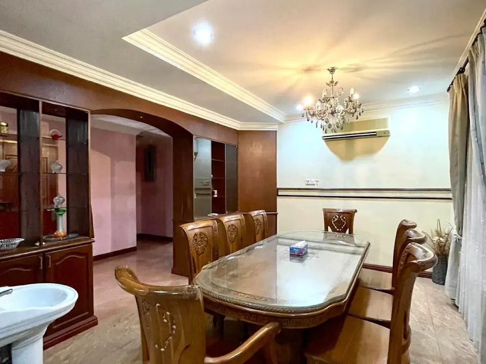 Julvilla dining room