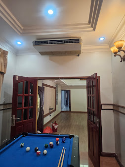 Julvilla pool table